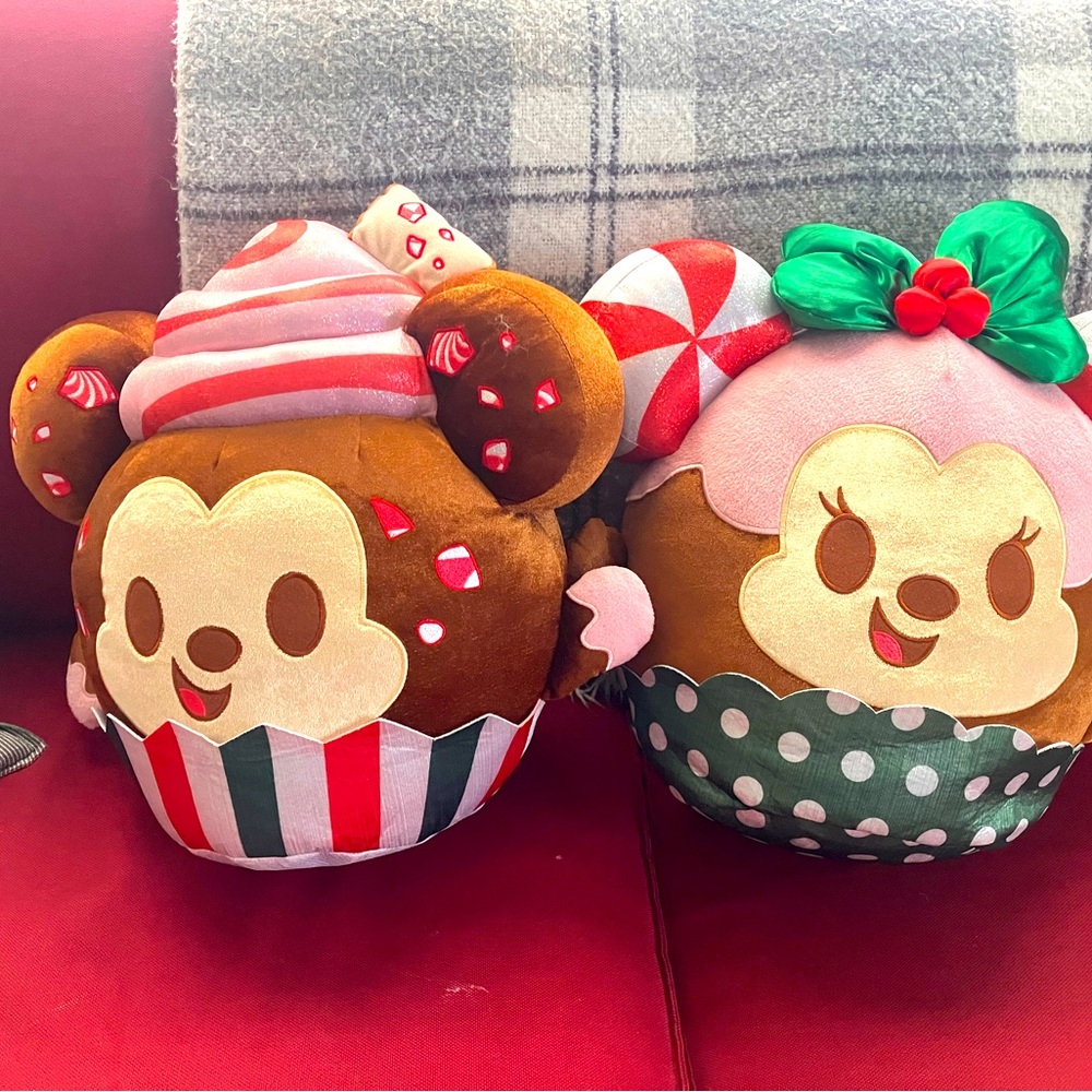 Original Disney cupcake mickey and minny cushions